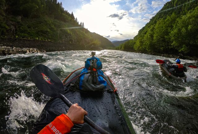 Aqua Bound’s Shred Carbon Whitewater 4-piece Paddle [Video]