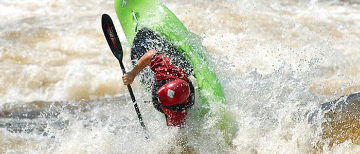 The Shred Carbon Paddle for Whitewater Kayaking [Video]