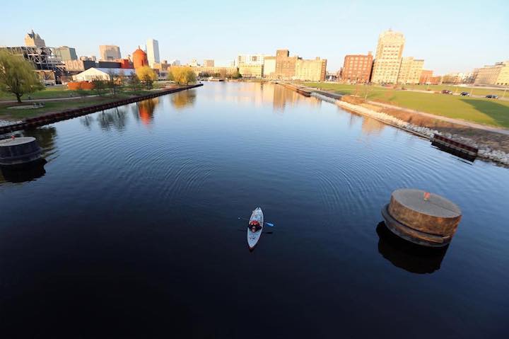 Tips for Kayaking Urban Waterways